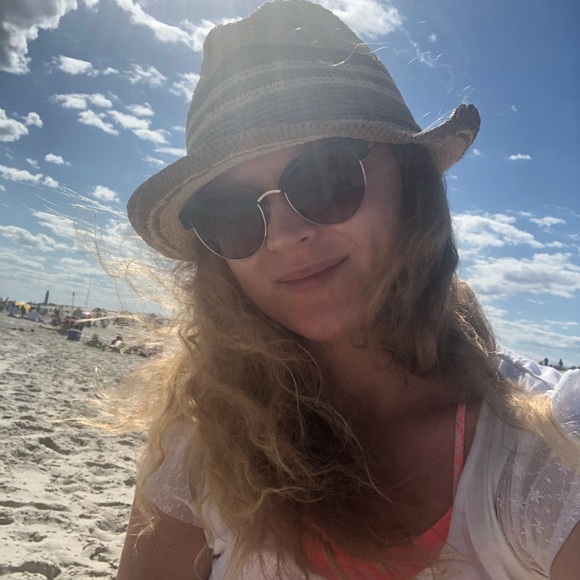 Meet your Posher, Sue - Picture 1 of 1